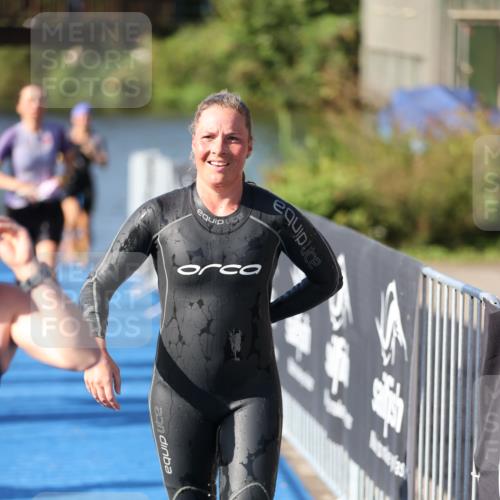 25.08.2024 - Elbe Triathlon Hamburg H.Heesch http://msf.ph/oto/6865251 25.08.2024 09:37:29 Schwimmen 471, 488, 493, 500, 509 meine-sportfotos.de