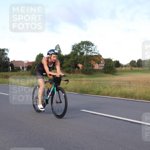 25.08.2024 - Elbe Triathlon Hamburg Fuchs,  Jonas http://msf.ph/oto/6865271 25.08.2024 09:23:43 Radfahren 342, 35, 153, 310 meine-sportfotos.de