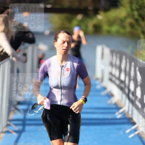 25.08.2024 - Elbe Triathlon Hamburg H.Heesch http://msf.ph/oto/6865283 25.08.2024 09:37:32 Schwimmen 471, 488, 491, 493, 500, 509 meine-sportfotos.de