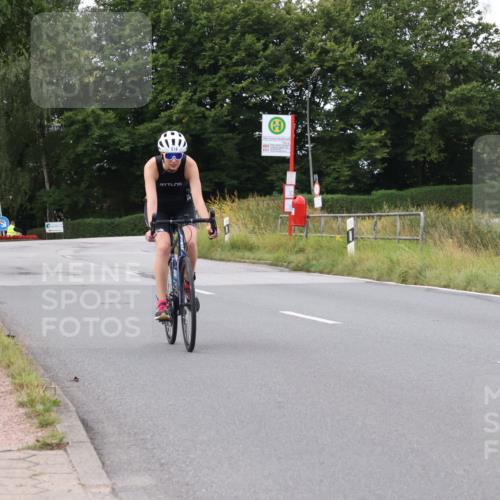 25.08.2024 - Elbe Triathlon Hamburg Fuchs,  Jonas http://msf.ph/oto/6865286 25.08.2024 10:08:23 Radfahren 539, 482, 514 meine-sportfotos.de