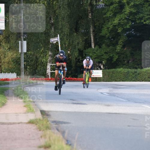 25.08.2024 - Elbe Triathlon Hamburg Fuchs,  Jonas http://msf.ph/oto/6865292 25.08.2024 09:23:45 Radfahren 35, 153, 310, 404 meine-sportfotos.de