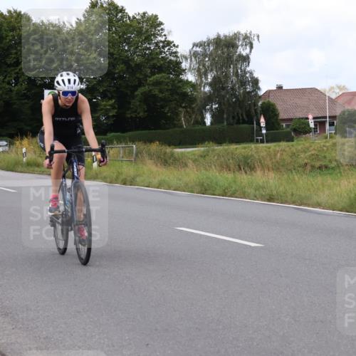 25.08.2024 - Elbe Triathlon Hamburg Fuchs,  Jonas http://msf.ph/oto/6865301 25.08.2024 10:08:24 Radfahren 539, 482, 514 meine-sportfotos.de