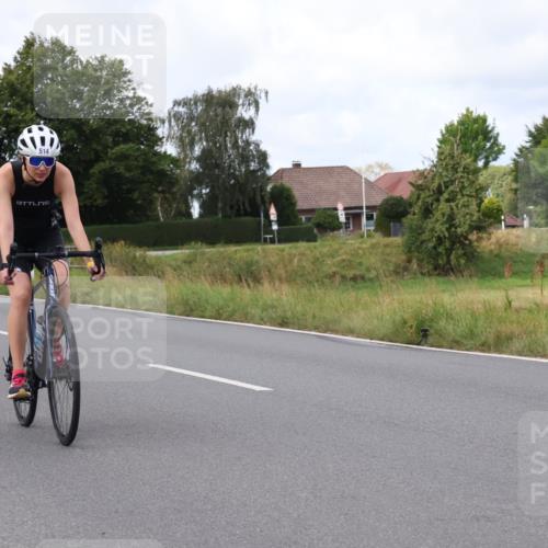 25.08.2024 - Elbe Triathlon Hamburg Fuchs,  Jonas http://msf.ph/oto/6865304 25.08.2024 10:08:24 Radfahren 539, 482, 514 meine-sportfotos.de