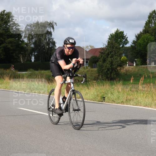 25.08.2024 - Elbe Triathlon Hamburg Fuchs,  Jonas http://msf.ph/oto/6865324 25.08.2024 10:08:43 Radfahren 443, 541, 390 meine-sportfotos.de