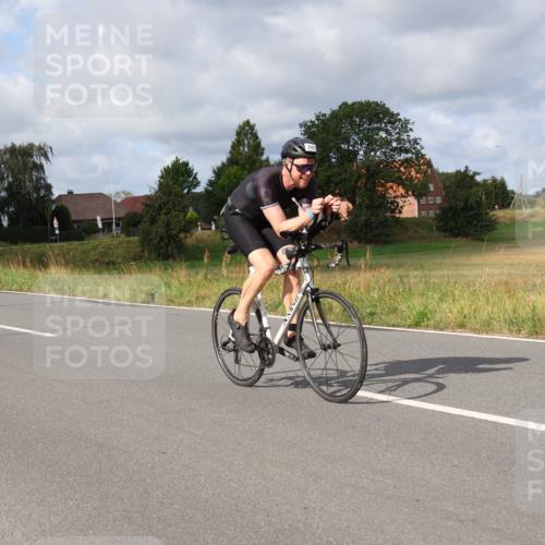 25.08.2024 - Elbe Triathlon Hamburg Fuchs,  Jonas http://msf.ph/oto/6865331 25.08.2024 10:08:43 Radfahren 443, 541, 390 meine-sportfotos.de