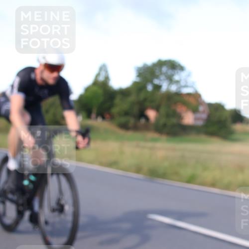 25.08.2024 - Elbe Triathlon Hamburg Fuchs,  Jonas http://msf.ph/oto/6865348 25.08.2024 09:23:54 Radfahren 310, 404, 60, 278, 142 meine-sportfotos.de