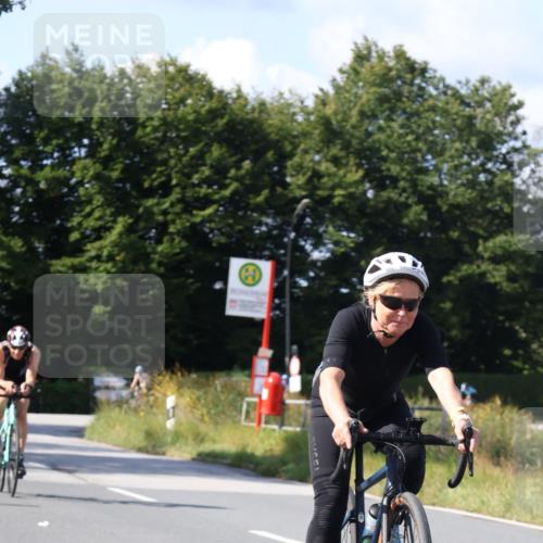 25.08.2024 - Elbe Triathlon Hamburg Fuchs,  Jonas http://msf.ph/oto/6865386 25.08.2024 10:53:33 Radfahren 1544, 1591, 1435, 1517 meine-sportfotos.de