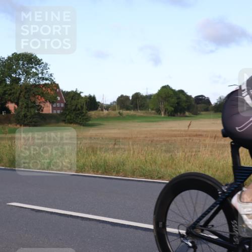 25.08.2024 - Elbe Triathlon Hamburg Fuchs,  Jonas http://msf.ph/oto/6865387 25.08.2024 09:24:00 Radfahren 142, 369 meine-sportfotos.de