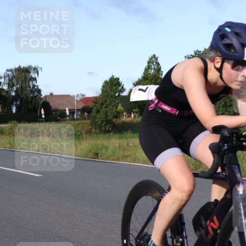 25.08.2024 - Elbe Triathlon Hamburg Fuchs,  Jonas http://msf.ph/oto/6865483 25.08.2024 09:24:10 Radfahren 76, 74, 117, 283, 97, 174 meine-sportfotos.de