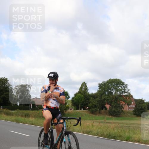 25.08.2024 - Elbe Triathlon Hamburg Fuchs,  Jonas http://msf.ph/oto/6865513 25.08.2024 10:09:21 Radfahren 365 meine-sportfotos.de