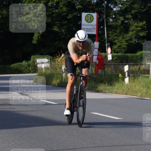 25.08.2024 - Elbe Triathlon Hamburg Fuchs,  Jonas http://msf.ph/oto/6865514 25.08.2024 09:24:15 Radfahren 117, 283, 97, 174, 295 meine-sportfotos.de