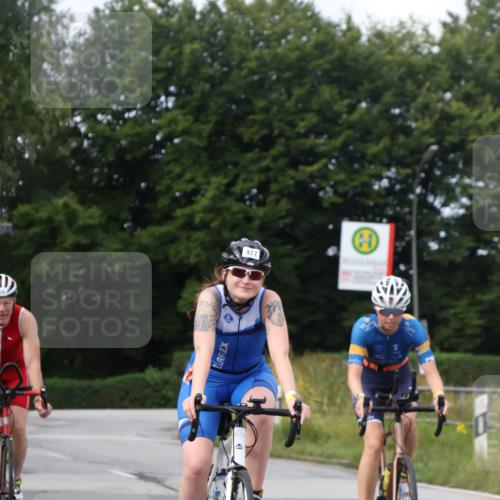 25.08.2024 - Elbe Triathlon Hamburg Fuchs,  Jonas http://msf.ph/oto/6865518 25.08.2024 10:09:30 Radfahren 477, 464, 459, 375 meine-sportfotos.de