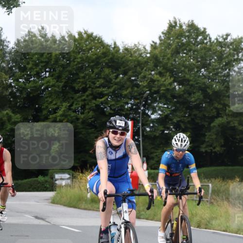 25.08.2024 - Elbe Triathlon Hamburg Fuchs,  Jonas http://msf.ph/oto/6865527 25.08.2024 10:09:31 Radfahren 477, 464, 459, 375 meine-sportfotos.de