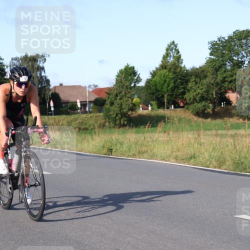 25.08.2024 - Elbe Triathlon Hamburg Fuchs,  Jonas http://msf.ph/oto/6865557 25.08.2024 09:24:17 Radfahren 283, 97, 174, 295, 94 meine-sportfotos.de