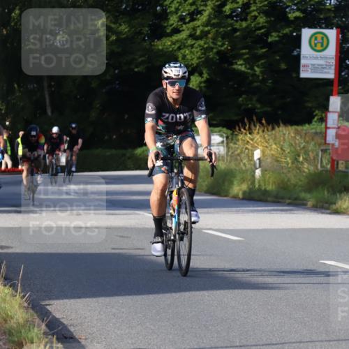 25.08.2024 - Elbe Triathlon Hamburg Fuchs,  Jonas http://msf.ph/oto/6865566 25.08.2024 09:24:20 Radfahren 97, 174, 295, 94, 420, 309, 186, 180 meine-sportfotos.de