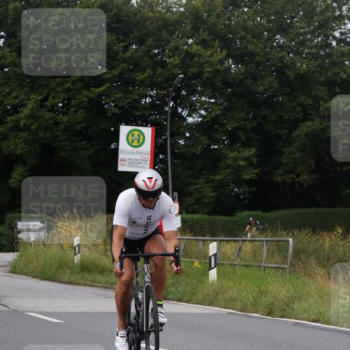 25.08.2024 - Elbe Triathlon Hamburg Fuchs,  Jonas http://msf.ph/oto/6865568 25.08.2024 10:09:35 Radfahren 477, 464, 459, 375, 534 meine-sportfotos.de