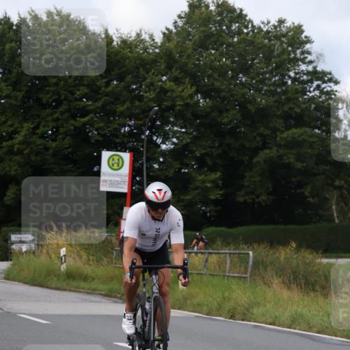 25.08.2024 - Elbe Triathlon Hamburg Fuchs,  Jonas http://msf.ph/oto/6865571 25.08.2024 10:09:35 Radfahren 477, 464, 459, 375, 534 meine-sportfotos.de