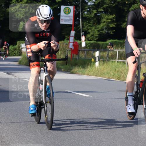 25.08.2024 - Elbe Triathlon Hamburg Fuchs,  Jonas http://msf.ph/oto/6865660 25.08.2024 09:24:25 Radfahren 295, 94, 420, 309, 186, 180 meine-sportfotos.de
