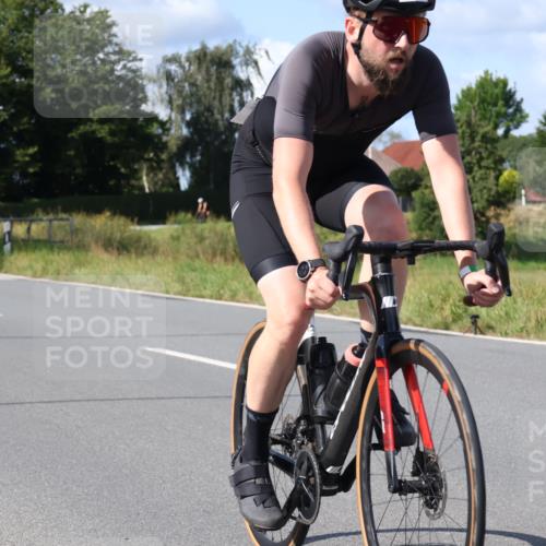 25.08.2024 - Elbe Triathlon Hamburg Fuchs,  Jonas http://msf.ph/oto/6865681 25.08.2024 10:54:10 Radfahren 734, 1521, 700, 760, 799, 1576, 608 meine-sportfotos.de