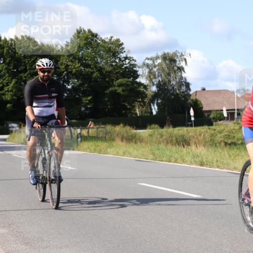 25.08.2024 - Elbe Triathlon Hamburg Fuchs,  Jonas http://msf.ph/oto/6865713 25.08.2024 10:54:16 Radfahren 799, 1576, 608, 673, 795, 1596 meine-sportfotos.de