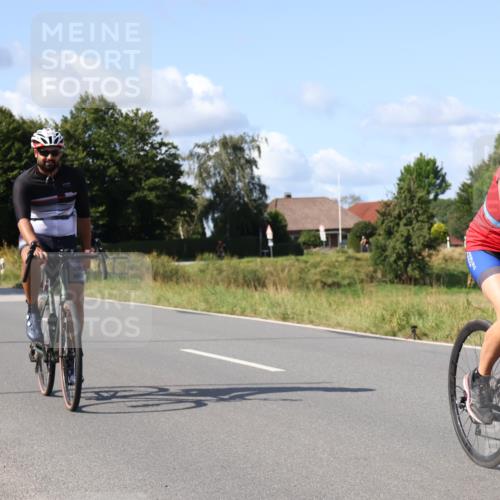 25.08.2024 - Elbe Triathlon Hamburg Fuchs,  Jonas http://msf.ph/oto/6865716 25.08.2024 10:54:16 Radfahren 799, 1576, 608, 673, 795, 1596 meine-sportfotos.de