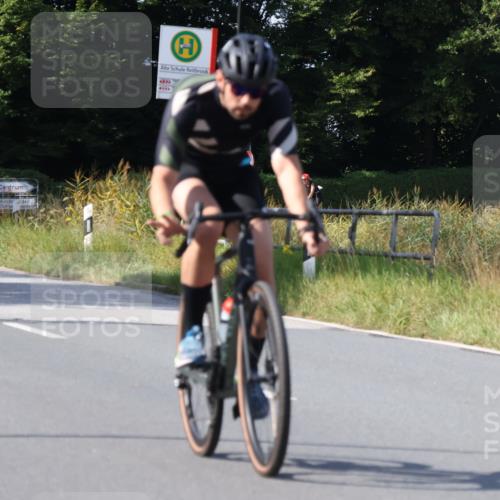25.08.2024 - Elbe Triathlon Hamburg Fuchs,  Jonas http://msf.ph/oto/6865724 25.08.2024 10:54:18 Radfahren 799, 1576, 608, 673, 795, 1596, 1609 meine-sportfotos.de