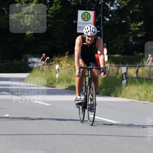 25.08.2024 - Elbe Triathlon Hamburg Fuchs,  Jonas http://msf.ph/oto/6865742 25.08.2024 10:54:20 Radfahren 1576, 608, 673, 795, 1596, 1609, 1529 meine-sportfotos.de