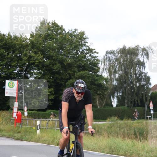 25.08.2024 - Elbe Triathlon Hamburg Fuchs,  Jonas http://msf.ph/oto/6865756 25.08.2024 10:10:20 Radfahren 527, 415, 362 meine-sportfotos.de