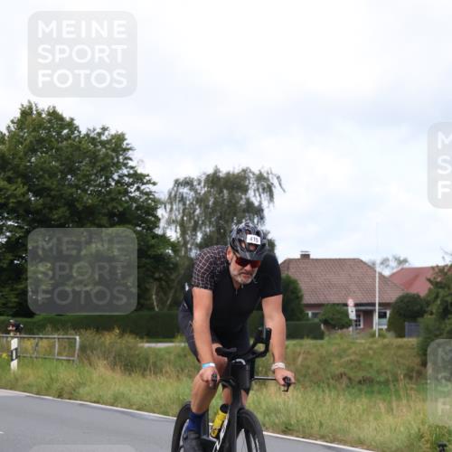 25.08.2024 - Elbe Triathlon Hamburg Fuchs,  Jonas http://msf.ph/oto/6865765 25.08.2024 10:10:21 Radfahren 527, 415, 362 meine-sportfotos.de