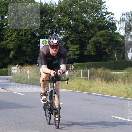 25.08.2024 - Elbe Triathlon Hamburg Fuchs,  Jonas http://msf.ph/oto/6865772 25.08.2024 09:24:39 Radfahren 419, 465, 205, 161, 160, 261, 248 meine-sportfotos.de