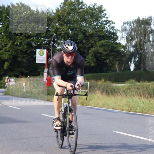 25.08.2024 - Elbe Triathlon Hamburg Fuchs,  Jonas http://msf.ph/oto/6865776 25.08.2024 09:24:39 Radfahren 419, 465, 205, 161, 160, 261, 248 meine-sportfotos.de