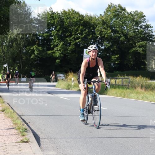 25.08.2024 - Elbe Triathlon Hamburg Fuchs,  Jonas http://msf.ph/oto/6865832 25.08.2024 10:54:31 Radfahren 1529, 1574, 1539, 1547, 1585 meine-sportfotos.de