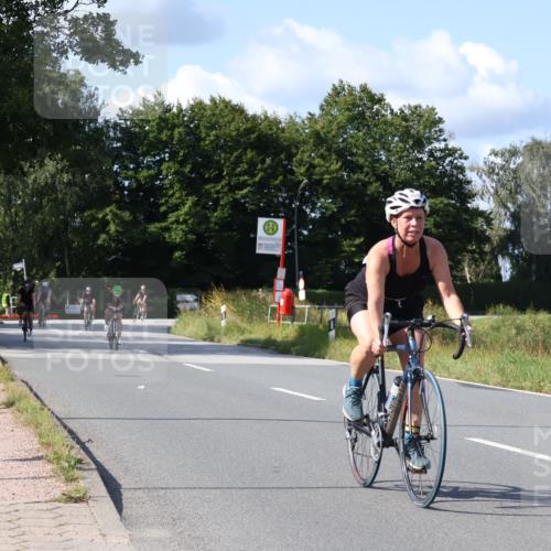 25.08.2024 - Elbe Triathlon Hamburg Fuchs,  Jonas http://msf.ph/oto/6865839 25.08.2024 10:54:31 Radfahren 1529, 1574, 1539, 1547, 1585 meine-sportfotos.de