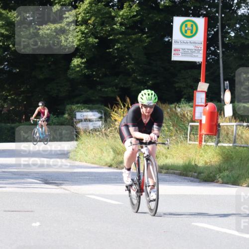 25.08.2024 - Elbe Triathlon Hamburg Fuchs,  Jonas http://msf.ph/oto/6865852 25.08.2024 10:54:33 Radfahren 1574, 1539, 1547, 1585, 1533, 1486 meine-sportfotos.de