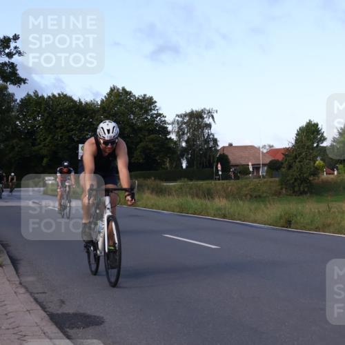 25.08.2024 - Elbe Triathlon Hamburg Fuchs,  Jonas http://msf.ph/oto/6865885 25.08.2024 09:24:48 Radfahren 160, 261, 248, 349, 236, 262, 414, 338, 237, 408 meine-sportfotos.de