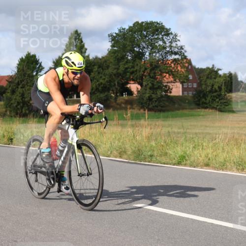 25.08.2024 - Elbe Triathlon Hamburg Fuchs,  Jonas http://msf.ph/oto/6865894 25.08.2024 10:11:25 Radfahren 434, 408, 530 meine-sportfotos.de
