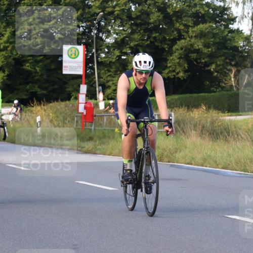25.08.2024 - Elbe Triathlon Hamburg Fuchs,  Jonas http://msf.ph/oto/6865928 25.08.2024 09:24:53 Radfahren 349, 236, 262, 414, 338, 237, 408 meine-sportfotos.de