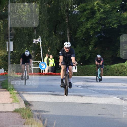 25.08.2024 - Elbe Triathlon Hamburg Fuchs,  Jonas http://msf.ph/oto/6865960 25.08.2024 09:24:58 Radfahren 338, 237, 408, 220, 110 meine-sportfotos.de
