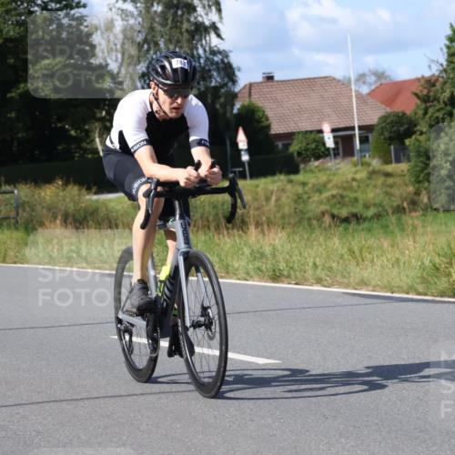 25.08.2024 - Elbe Triathlon Hamburg Fuchs,  Jonas http://msf.ph/oto/6865965 25.08.2024 10:54:44 Radfahren 1533, 1486, 1545, 1563, 783, 1510 meine-sportfotos.de