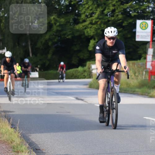 25.08.2024 - Elbe Triathlon Hamburg Fuchs,  Jonas http://msf.ph/oto/6865981 25.08.2024 09:25:01 Radfahren 220, 110, 95, 87 meine-sportfotos.de