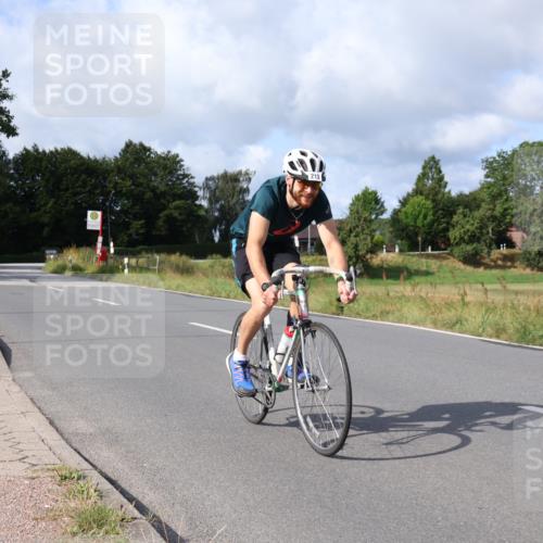 25.08.2024 - Elbe Triathlon Hamburg Fuchs,  Jonas http://msf.ph/oto/6865986 25.08.2024 10:11:36 Radfahren 530, 430, 213, 370 meine-sportfotos.de