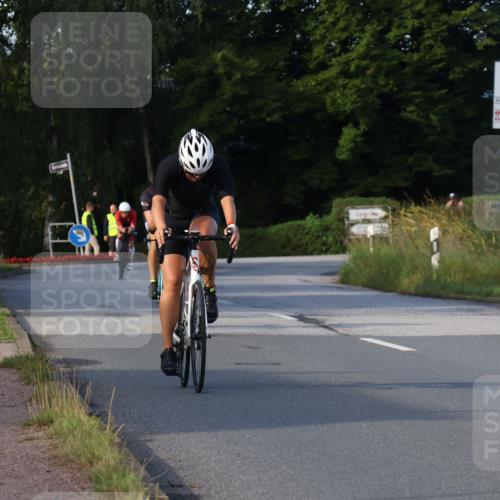 25.08.2024 - Elbe Triathlon Hamburg Fuchs,  Jonas http://msf.ph/oto/6865988 25.08.2024 09:25:02 Radfahren 220, 110, 95, 87 meine-sportfotos.de