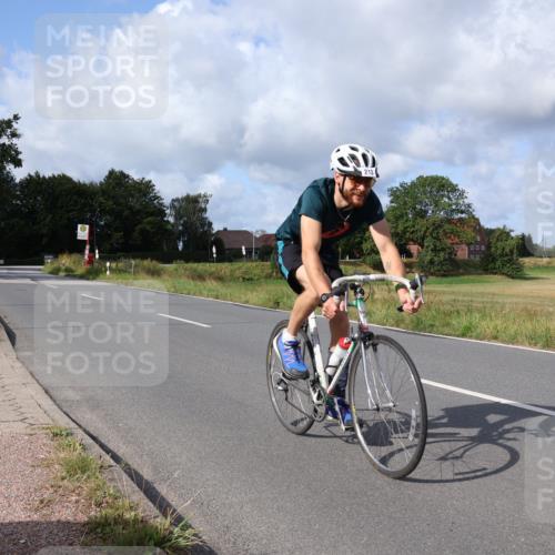 25.08.2024 - Elbe Triathlon Hamburg Fuchs,  Jonas http://msf.ph/oto/6865990 25.08.2024 10:11:37 Radfahren 530, 430, 213, 370 meine-sportfotos.de