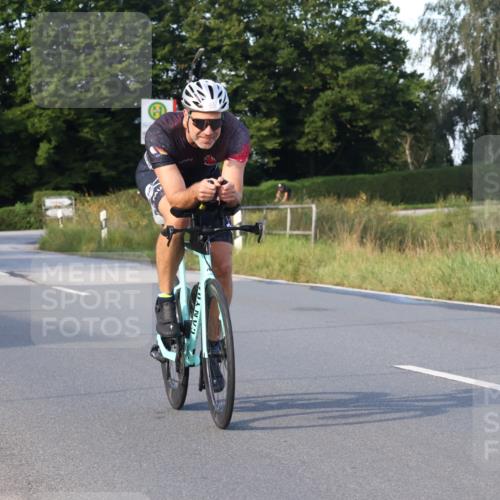 25.08.2024 - Elbe Triathlon Hamburg Fuchs,  Jonas http://msf.ph/oto/6866009 25.08.2024 09:25:05 Radfahren 220, 110, 95, 87, 303 meine-sportfotos.de