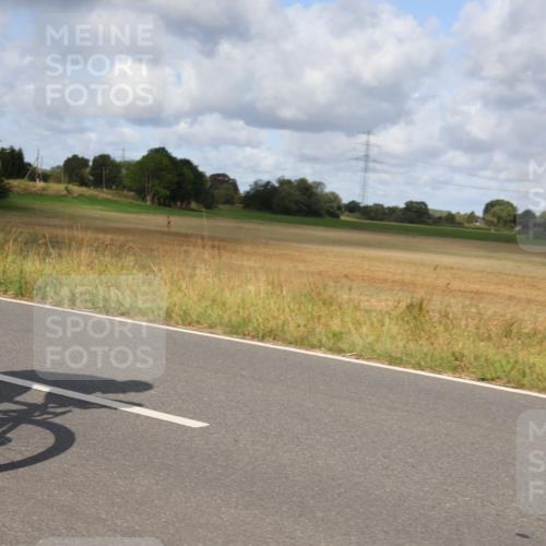 25.08.2024 - Elbe Triathlon Hamburg Fuchs,  Jonas http://msf.ph/oto/6866013 25.08.2024 10:11:43 Radfahren 370 meine-sportfotos.de
