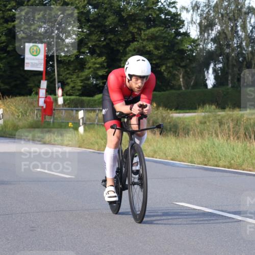 25.08.2024 - Elbe Triathlon Hamburg Fuchs,  Jonas http://msf.ph/oto/6866022 25.08.2024 09:25:08 Radfahren 220, 110, 95, 87, 303, 426 meine-sportfotos.de