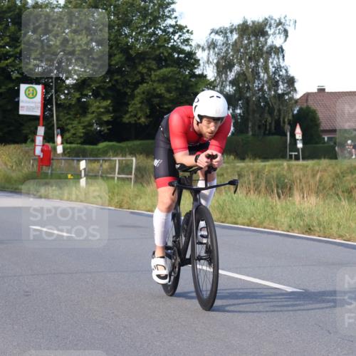 25.08.2024 - Elbe Triathlon Hamburg Fuchs,  Jonas http://msf.ph/oto/6866025 25.08.2024 09:25:08 Radfahren 220, 110, 95, 87, 303, 426 meine-sportfotos.de