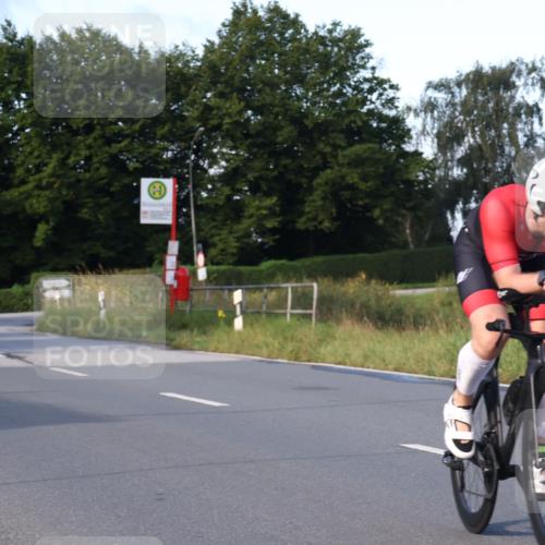 25.08.2024 - Elbe Triathlon Hamburg Fuchs,  Jonas http://msf.ph/oto/6866028 25.08.2024 09:25:08 Radfahren 220, 110, 95, 87, 303, 426 meine-sportfotos.de