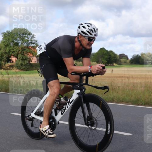 25.08.2024 - Elbe Triathlon Hamburg Fuchs,  Jonas http://msf.ph/oto/6866046 25.08.2024 10:11:53 Radfahren 447, 409, 333 meine-sportfotos.de