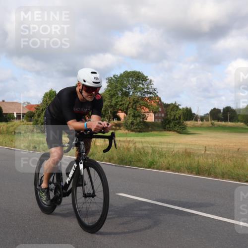 25.08.2024 - Elbe Triathlon Hamburg Fuchs,  Jonas http://msf.ph/oto/6866063 25.08.2024 10:11:55 Radfahren 447, 409, 333 meine-sportfotos.de